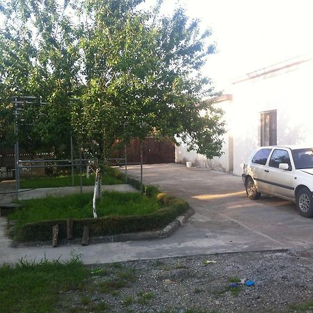 Vacation Home On Krasnomayakskaya 36 ซุคุม ภายนอก รูปภาพ