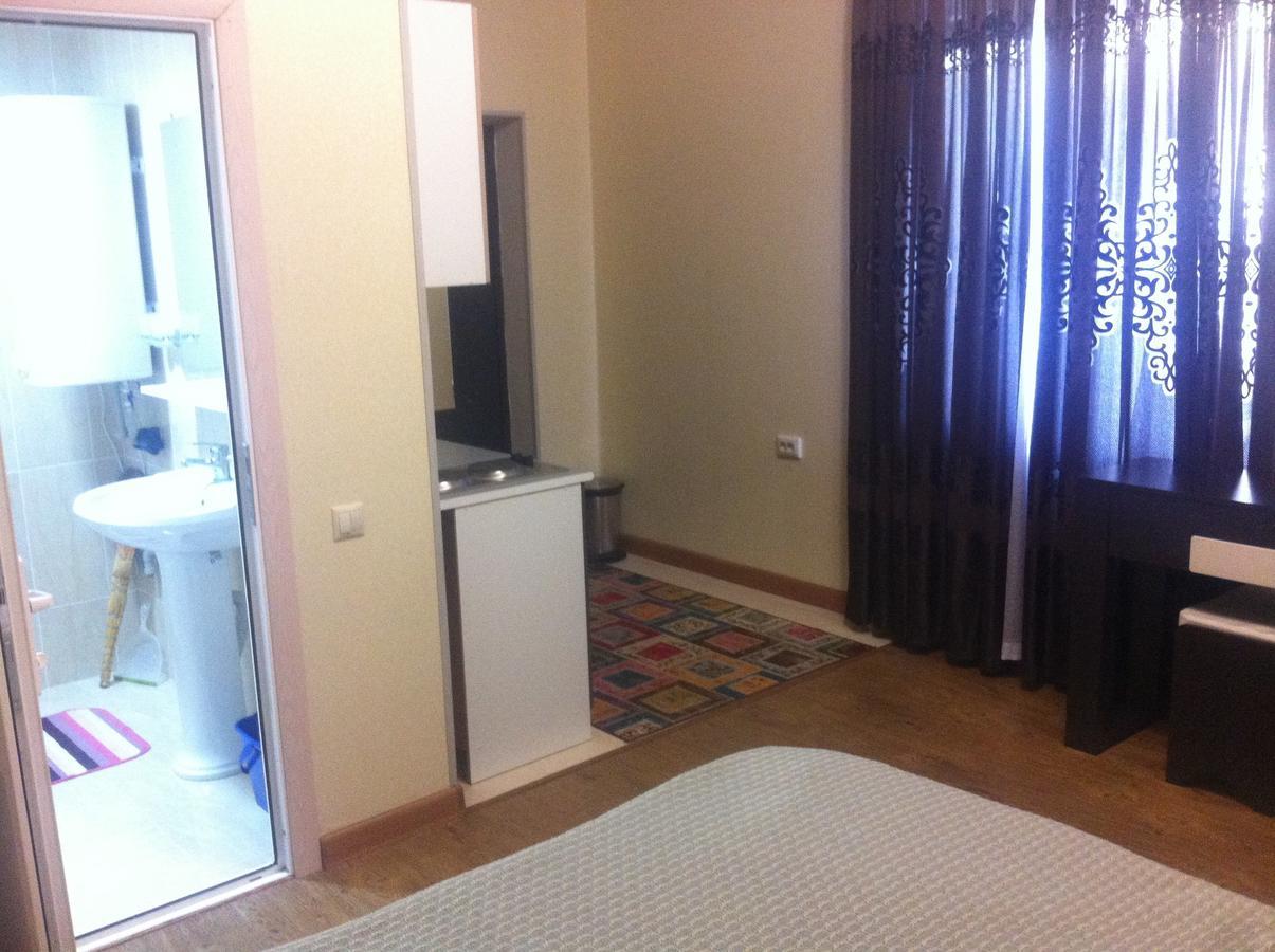 Vacation Home On Krasnomayakskaya 36 ซุคุม ภายนอก รูปภาพ